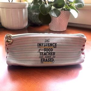 Pencil bag The Influence of a Good Teacher Can Never be Erased.